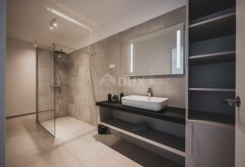 OPATIJA, LOVRAN, LIGANJ - stan u vili s bazenom 120m2+terasa 26m2 s panoramskim pogledom na more + okoliš 163m2, Lovran, Apartamento