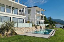 OPATIJA, LOVRAN, LIGANJ - stan u vili s bazenom 120m2+terasa 26m2 s panoramskim pogledom na more + okoliš 163m2, Lovran, Apartamento