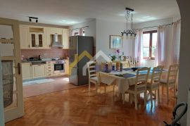 Istra-Pula-Prekrasna Prizemnica 180m2, Pula, Kuća