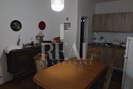 Kuća u Kaštel Lukšiću!!, Kaštela, House