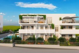 Slatine 100 m od mora stan S+DB 45,67m2+terasa 9,73+vrt 35.39m2, Split - Okolica, Appartment