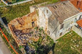 Pula, okolica, stara istarska kuća sa zemljištem, Ližnjan, Σπίτι