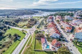 Pula, Velika kuća sa bazenom na traženoj lokaciji, Pula, Casa