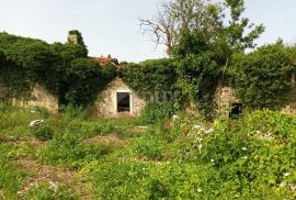 ISTRA, LABIN - Kamena kuća i građevinsko zemljište, Labin, Casa