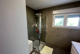 ZADAR, VIR - Prostrana kuća s 5 apartmana, Vir, Дом