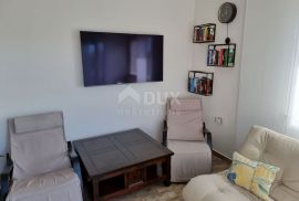 ZADAR, VIR - Prostrana kuća s 5 apartmana, Vir, Дом