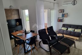 ZADAR, VIR - Prostrana kuća s 5 apartmana, Vir, Дом