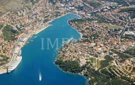 Prostrani poslovni prostor cca 400 m2 na traženoj lokaciji - Dubrovnik, Dubrovnik, Εμπορικά ακίνητα