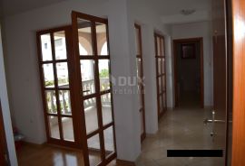 OTOK KRK, MALINSKA - Apartman 2S+DB, Malinska-Dubašnica, Appartment