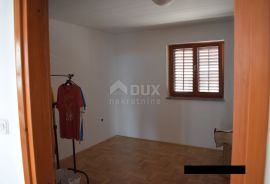 OTOK KRK, MALINSKA - Apartman 2S+DB, Malinska-Dubašnica, Appartment