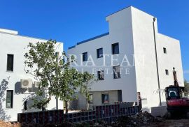 4 APARTMANA U STAMBENOJ ZGRADI, NOVOGRADNJA - VIR, Vir, Wohnung