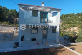 Šolta, Maslinica, NOVOGRADNJA, kuća u centru mjesta NKP 99,27 m2, Šolta, House