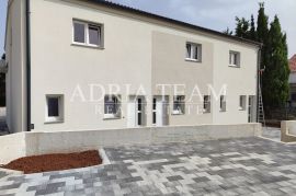 APARTMANI U STAMBENOJ ZGRADI, NOVOGRADNJA - PAŠMAN, Pašman, Appartamento