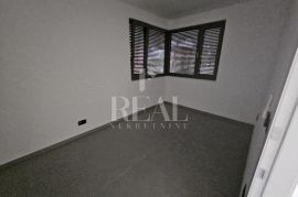 Opatija Novogradnja,stan 76 m2,2S+DB,okućnica,parking, Opatija, Appartement