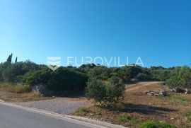 Šolta, Grohote, građevinsko zemljište površine 1010 m2, Šolta, Land