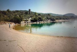 OTOK UGLJAN -  KALI, zemljište prvi red do mora od 3182 m2, Kali, Земля