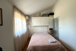 Istra, Umag, okolica - moderan dvosobni stan s pogledom na more, Umag, Apartamento