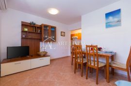 Istra, Novigrad - prekrasan stan sa bazenom na mirnoj i lijepoj lokaciji, Novigrad, Apartamento