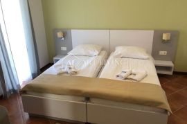 ISTRA, PULA, okolica - Atraktivan stan na prvom katu udaljen svega 150 metara od mora., Pula, Apartamento