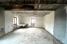 Istra, Novigrad, okolica - autohtona kamena istarska kuća za renovaciju, Novigrad, House