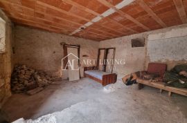 Istra, Novigrad, okolica - autohtona kamena istarska kuća za renovaciju, Novigrad, House