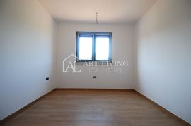 Poreč - okolica, stan u novogradnji na prvom katu okružen prirodom, Poreč, Apartamento