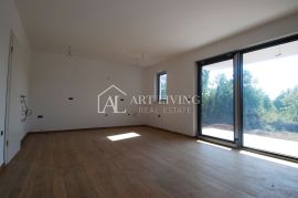 Poreč - okolica, stan u novogradnji na prvom katu okružen prirodom, Poreč, Apartamento