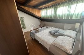 Istra, Poreč, okolica - dvosobni stan u mansardi sa korištenjem privatnog bazena, Poreč, Appartment