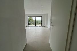 Poreč - okolica, TOP stan na 1 katu sa krovnom terasom površine 90 m2, Poreč, Flat