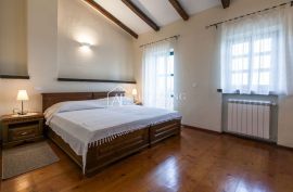 Poreč-okolica, Rustikalna kamena Villa u istarskom stilu s bazenom, Poreč, Дом