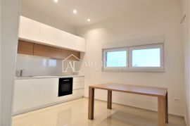 Poreč-okolica, atraktivan dvosoban stan na 1.katu, Poreč, Appartement