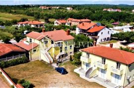 Umag-okolica, poslovni objekt i apartmanska kuća u blizini grada, Umag, Casa