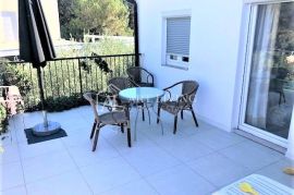 Umag - okolica, apartmanska vila s bazenom na TOP lokaciji  200 m od mora, Umag, Ev