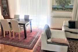 Umag - okolica, apartmanska vila s bazenom na TOP lokaciji  200 m od mora, Umag, Ev