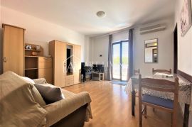 Umag -okolica, apartmanska vila 150m od mora, Umag, Casa