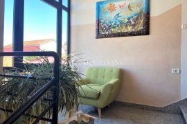 Umag -okolica, apartmanska vila 150m od mora, Umag, Casa