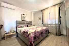 Umag -okolica, apartmanska vila 150m od mora, Umag, Casa