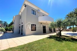 Umag -okolica, apartmanska vila 150m od mora, Umag, Casa