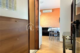 Umag -okolica, apartmanska vila 150m od mora, Umag, Casa