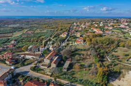 Poreč-okolica, Građevinsko zemljište 5,377 m2, na atraktivnoj lokaciji lokaciji, Poreč, Γη