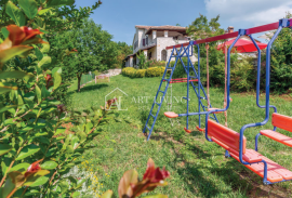 Poreč, okolica, Prekrasna kamena kuća sa velikim bazenom i okućnicom, Poreč, House