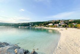 CRIKVENICA, JADRANOVO - predivna samostojeća kuća s sedam stanova, Crikvenica, Ev