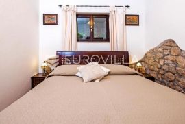 Istra, Rovinj, stan u prizemlju NKP 39,82 m2 na 100 metara od mora, Rovinj, Appartment