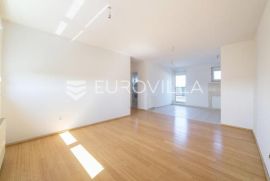 Zagreb, Jakuševec, prekrasan trosoban stan NKP 74 m2, Zagreb, Appartment