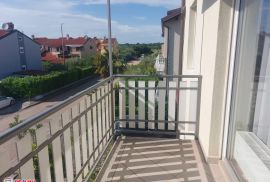 ISTRA, UMAG, APARTMANSKA KUĆA SA LIJEPOM OKUĆNICOM I POGLEDOM NA MORE, Umag, Maison