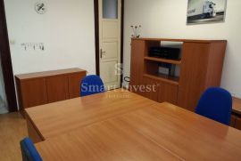 RIJEKA - CENTAR, poslovni prostor od 17.10 m2 za najam., Rijeka, Commercial property