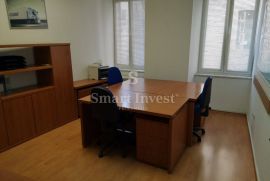 RIJEKA - CENTAR, poslovni prostor od 17.10 m2 za najam., Rijeka, Commercial property