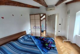 Opatija, Volosko, stan u staroj vili s terasom, Opatija, Apartamento