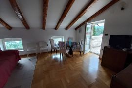 Opatija, Volosko, stan u staroj vili s terasom, Opatija, Apartamento