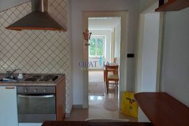 Opatija, Volosko, stan u staroj vili s terasom, Opatija, Apartamento